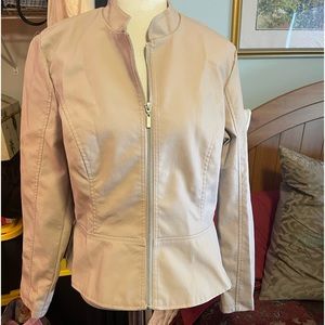 New  BACCINI  Faux Leather Ivory Jacket Size Large